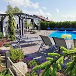 Tulipanowy Gosciniec Bed & Breakfast Jantar